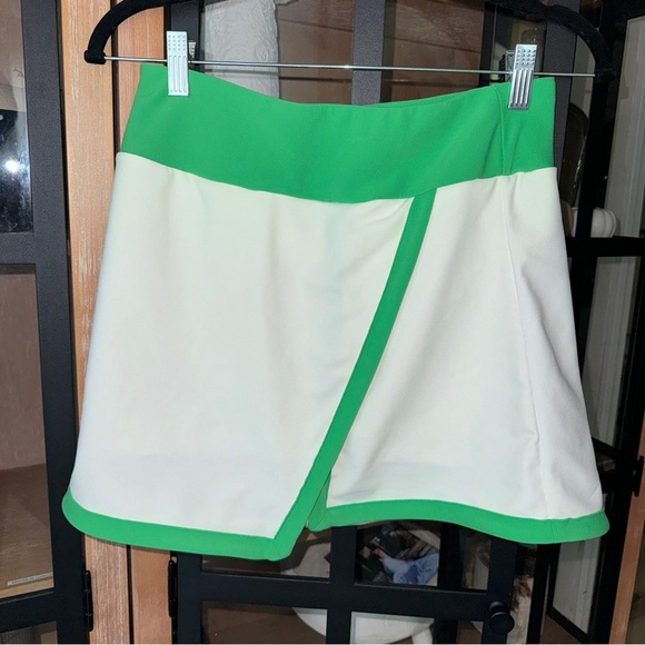 Kyodan Golf Tennis Skirt kelly Green colorblock contrast Skort asymmetrical mini - Picture 1 of 5